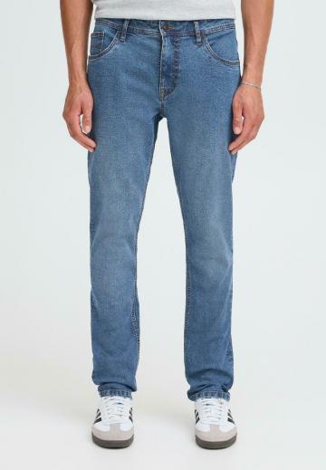 Узкие джинсы