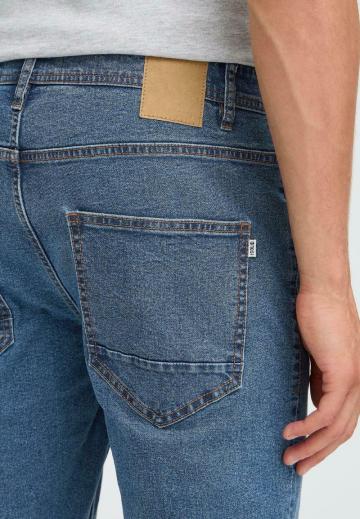 Узкие джинсы