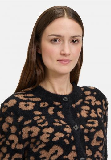 Жаккардовая вязаная кофта