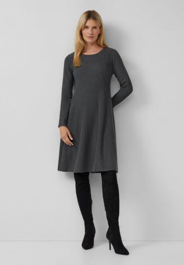 Вязаное платье