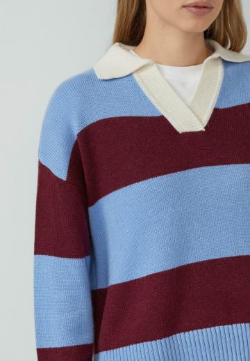 Пуловер с вырезом V