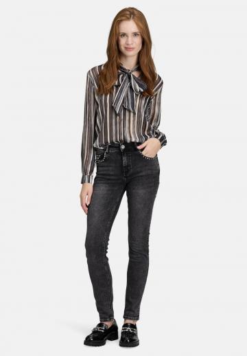 Короткие джинсы