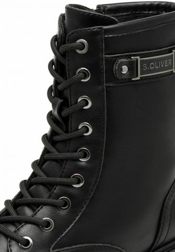 Ботинки на шнуровке