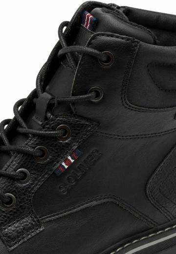 Ботинки на шнуровке