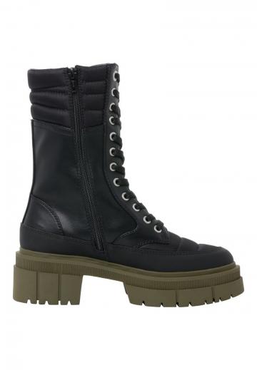 Ботинки на шнуровке