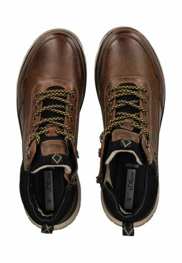 Ботинки на шнуровке