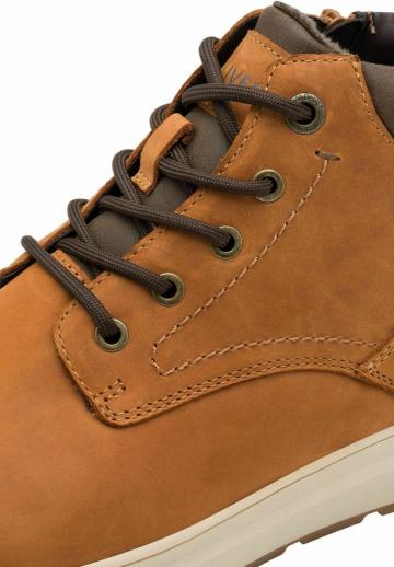 Ботинки на шнуровке