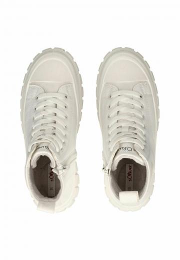 Ботинки на шнуровке