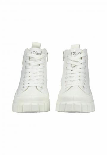 Ботинки на шнуровке