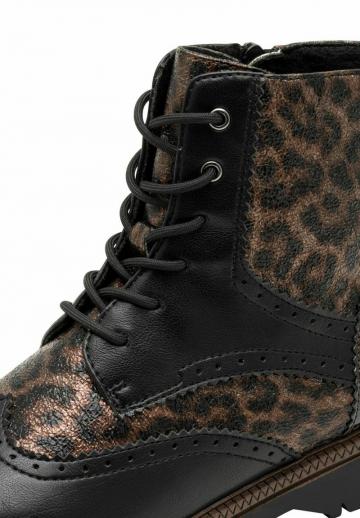 Ботинки на шнуровке