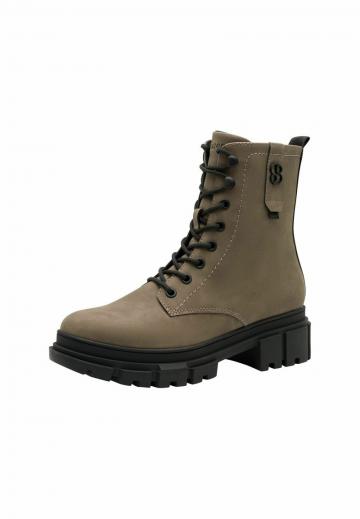 Ботинки на шнуровке