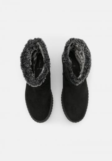 Зимние ботинки