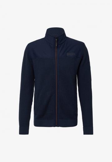 Вязаная кофта