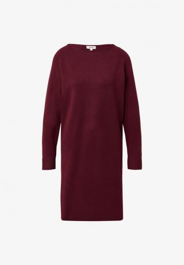 Вязаное платье