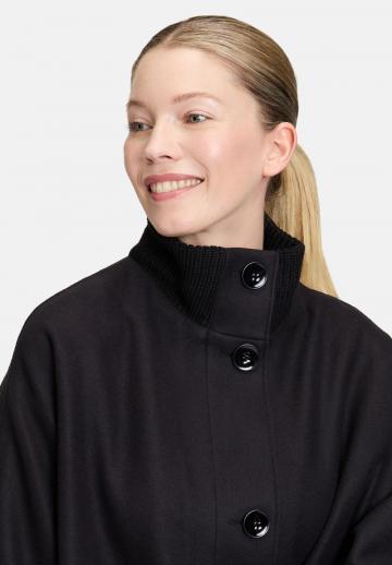 Короткое пальто