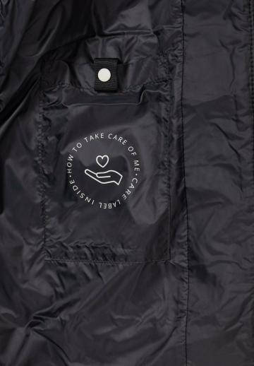 Длинный жилет