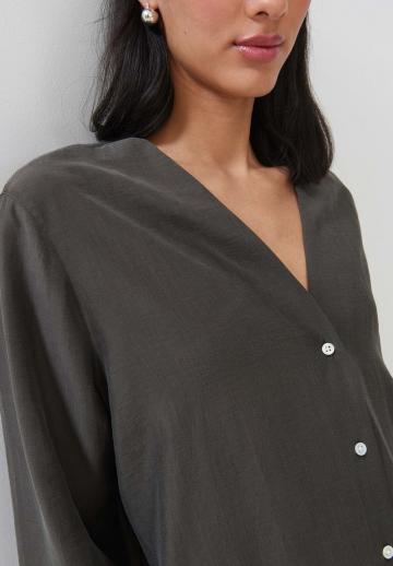 Атласная блузка