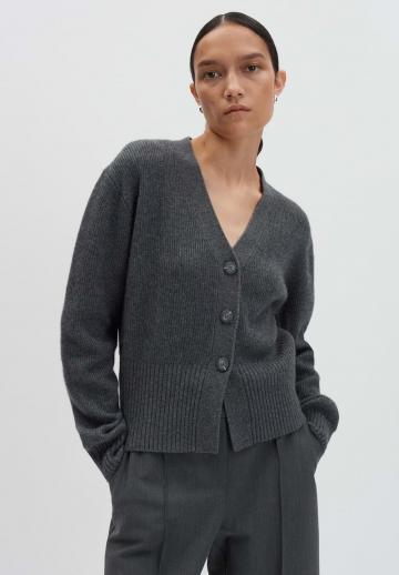 Вязаная кофта