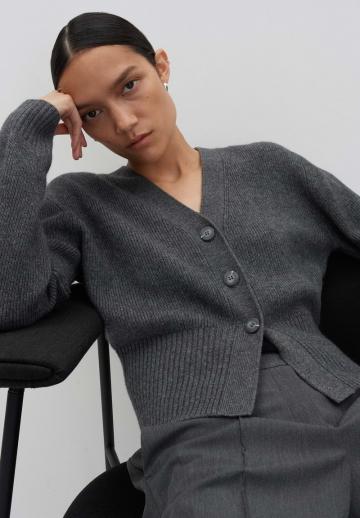 Вязаная кофта