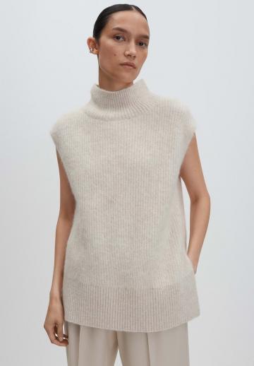 Пуловер без рукавов