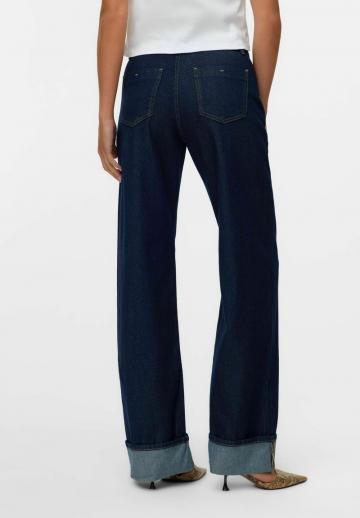 Свободные джинсы