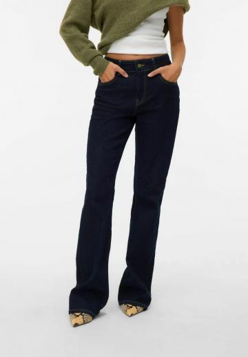 Клешеные джинсы