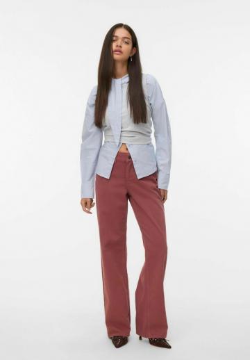 Прямые джинсы