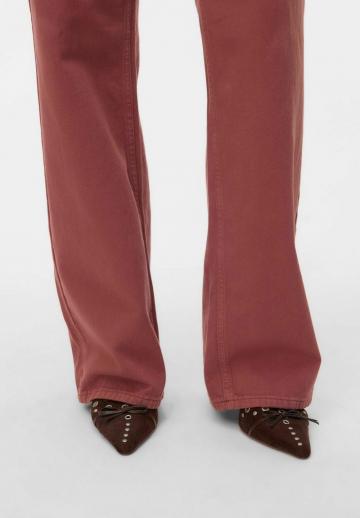 Прямые джинсы