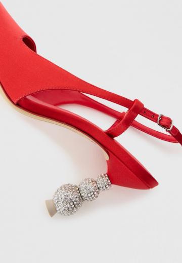 Туфли на высоком каблуке