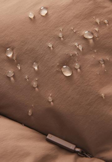 Пуховой жилет