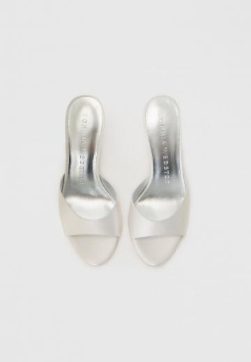 Туфли на танкетке