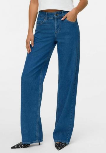 Свободные джинсы