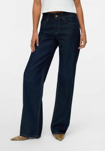 Свободные джинсы
