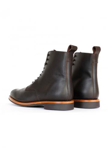 Ботинки на шнуровке