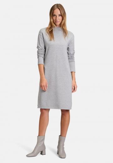 Вязаное платье