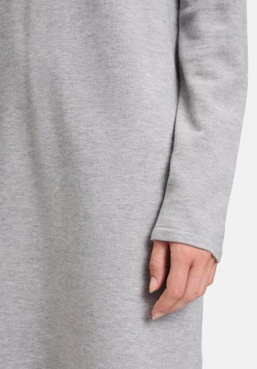 Вязаное платье