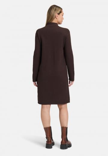 Вязаное платье