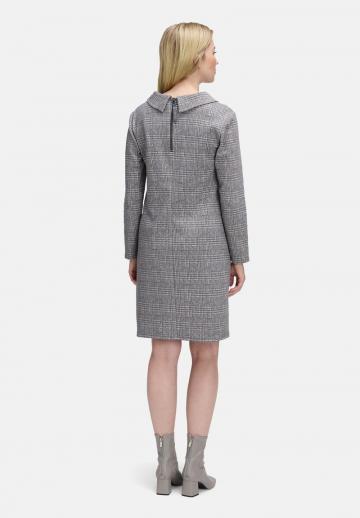 Вязаное платье