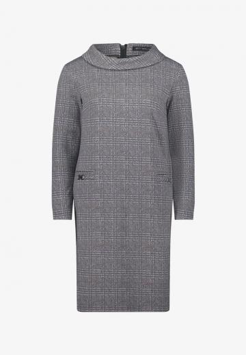 Вязаное платье