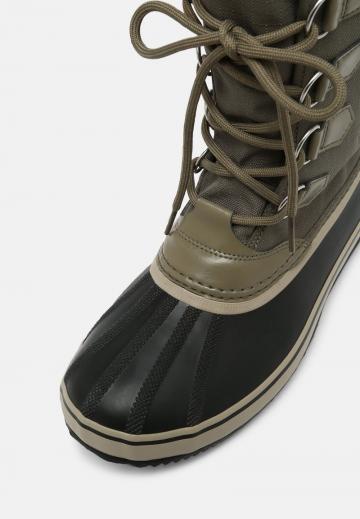 Зимние ботинки