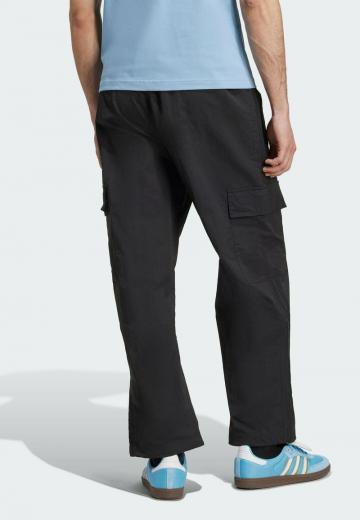 Брюки с накладными карманами