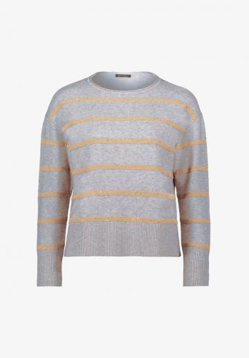Пуловер в полоску
