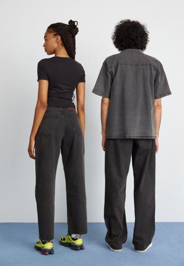 Свободные джинсы