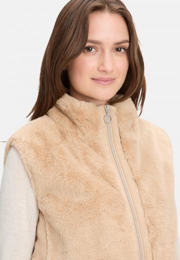 Пуховой жилет