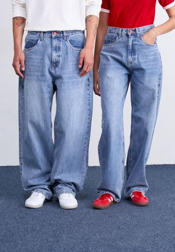 Прямые джинсы