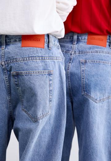 Прямые джинсы