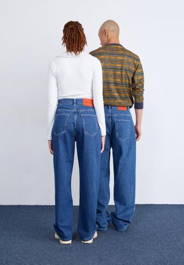 Свободные джинсы