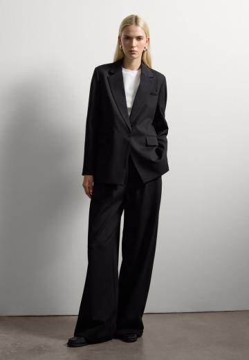 Блейзер с накладными карманами