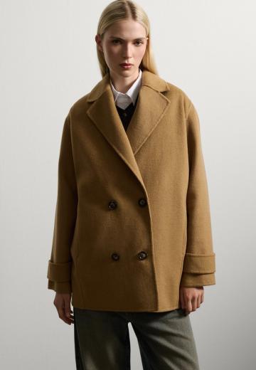 Короткое пальто