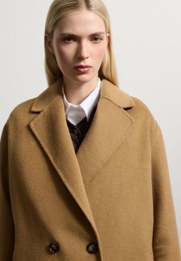 Короткое пальто